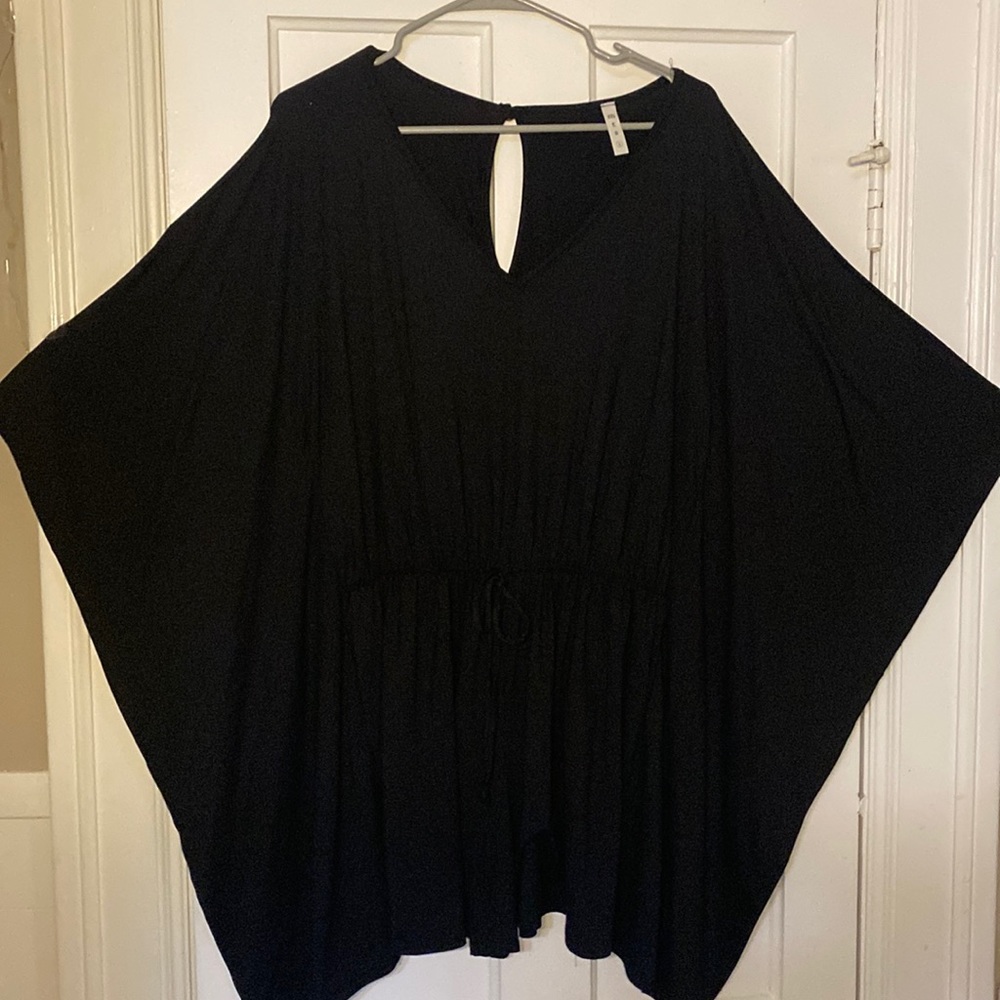 Black winged romper